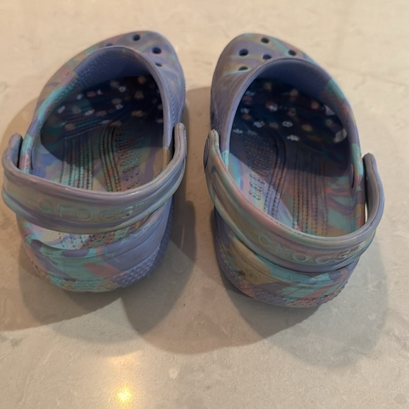 CROCS Classic Clogs Marbled size 2 Kids - Picture 4 of 7